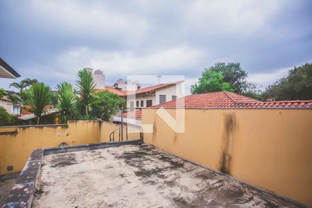 Casa à venda com 430m², 4 quartos e 5 vagas Casa à venda com 430m², 4 quartos e 5 vagasTerraço