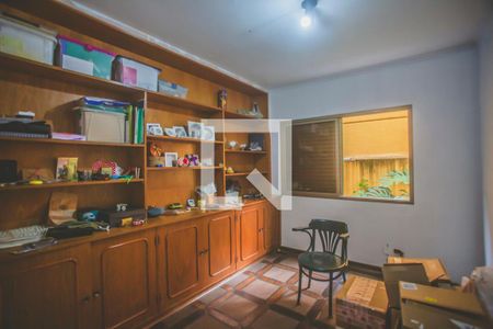 Casa à venda com 430m², 4 quartos e 5 vagas Casa à venda com 430m², 4 quartos e 5 vagasEscritótio 2