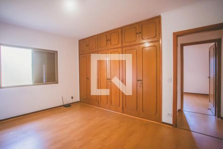 Casa à venda com 430m², 4 quartos e 5 vagas Casa à venda com 430m², 4 quartos e 5 vagasSuíte 3