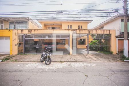 Casa à venda com 430m², 4 quartos e 5 vagas Casa à venda com 430m², 4 quartos e 5 vagasFachada