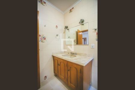 Casa à venda com 430m², 4 quartos e 5 vagas Casa à venda com 430m², 4 quartos e 5 vagasBanheiro Suíte