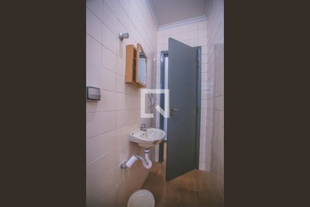 Casa à venda com 430m², 4 quartos e 5 vagas Casa à venda com 430m², 4 quartos e 5 vagasBanheiro de Serviço