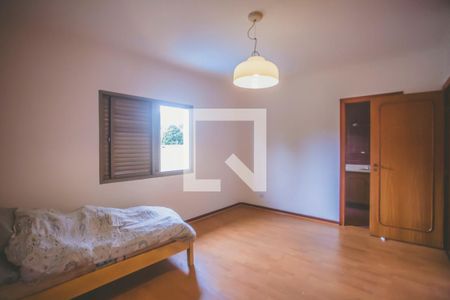 Casa à venda com 430m², 4 quartos e 5 vagas Casa à venda com 430m², 4 quartos e 5 vagasSuíte 2