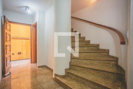 Casa à venda com 430m², 4 quartos e 5 vagas Casa à venda com 430m², 4 quartos e 5 vagasCorredor