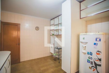 Casa à venda com 430m², 4 quartos e 5 vagas Casa à venda com 430m², 4 quartos e 5 vagasCozinha