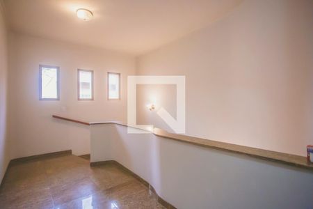 Casa à venda com 430m², 4 quartos e 5 vagas Casa à venda com 430m², 4 quartos e 5 vagasCorredor - Quartos