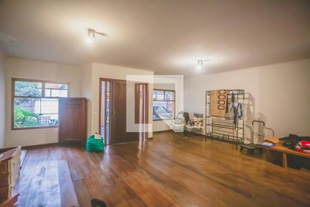 Casa à venda com 430m², 4 quartos e 5 vagas Casa à venda com 430m², 4 quartos e 5 vagasSala de Estar