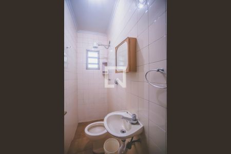 Casa à venda com 430m², 4 quartos e 5 vagas Casa à venda com 430m², 4 quartos e 5 vagasBanheiro de Serviço