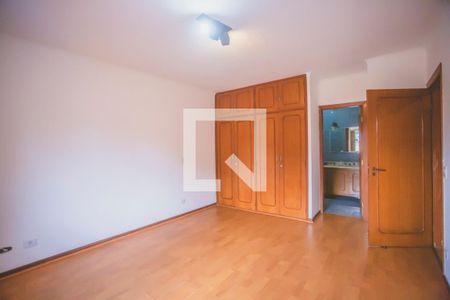 Casa à venda com 430m², 4 quartos e 5 vagas Casa à venda com 430m², 4 quartos e 5 vagasSuíte