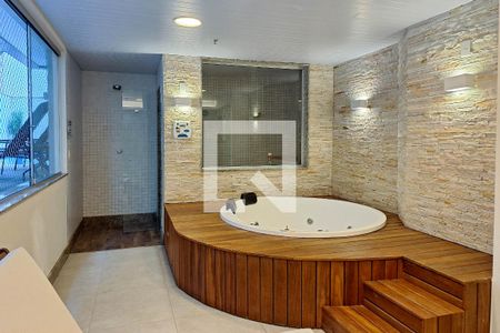 Apartamento à venda com 72m², 2 quartos e 1 vagaÁrea comum