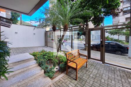 Apartamento à venda com 72m², 2 quartos e 1 vagaFachada