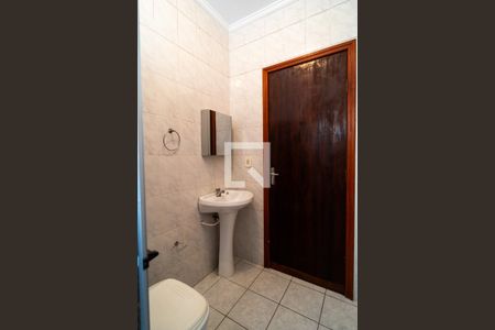 Casa para alugar com 100m², 2 quartos e 2 vagasBanheiro