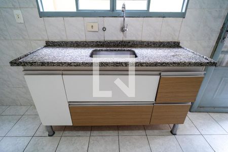 Casa para alugar com 100m², 2 quartos e 2 vagasCozinha