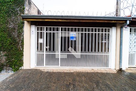 Casa para alugar com 100m², 2 quartos e 2 vagasFachada