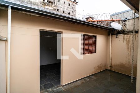 Casa para alugar com 100m², 2 quartos e 2 vagasQuintal