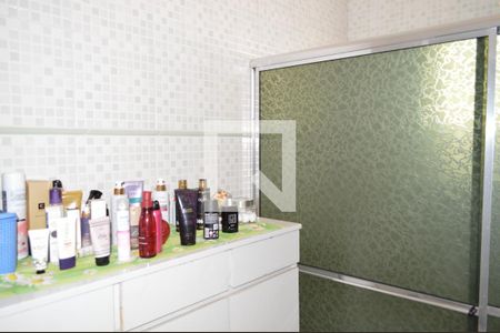 Casa à venda com 300m², 2 quartos e 4 vagasBanheiro