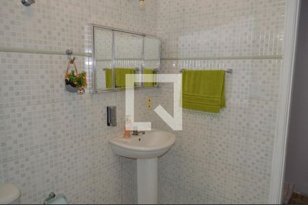 Casa à venda com 300m², 2 quartos e 4 vagasBanheiro