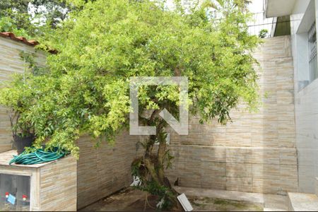 Casa à venda com 300m², 2 quartos e 4 vagasFrente