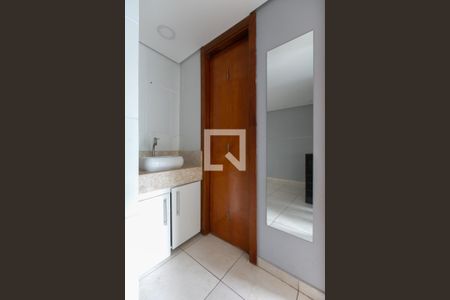 Apartamento à venda com 38m², 2 quartos e 1 vaga Apartamento à venda com 38m², 2 quartos e 1 vagaBanheiro - Lavatório