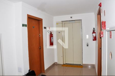 Apartamento à venda com 43m², 2 quartos e 1 vagaHall do Elevador