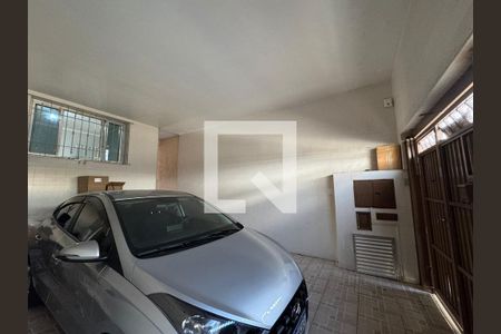 Garagem de casa à venda com 5 quartos, 149m² em Vila Santa Virginia, São Paulo