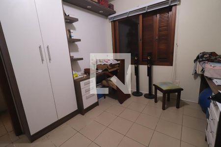 Casa à venda com 572m², 4 quartos e 3 vagasQuarto de Serviço