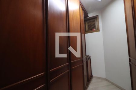 Casa à venda com 572m², 4 quartos e 3 vagasCloset da suíte