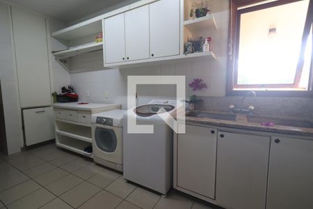 Casa à venda com 572m², 4 quartos e 3 vagasÁrea de Serviço