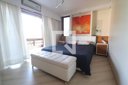 Casa à venda com 572m², 4 quartos e 3 vagasSuíte