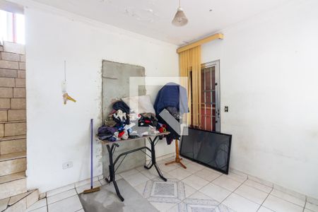 Casa para alugar com 200m², 2 quartos e 1 vaga Casa para alugar com 200m², 2 quartos e 1 vagaSala