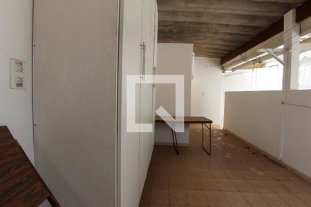 Casa à venda com 150m², 3 quartos e 2 vagas Casa à venda com 150m², 3 quartos e 2 vagasÁrea de Serviço