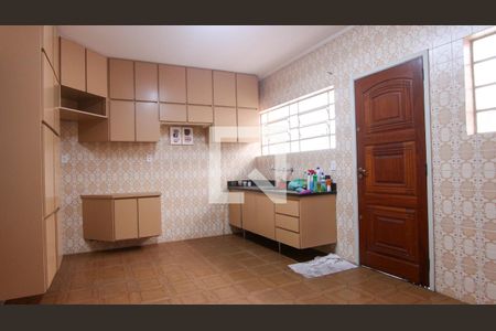 Casa à venda com 150m², 3 quartos e 2 vagas Casa à venda com 150m², 3 quartos e 2 vagasCozinha