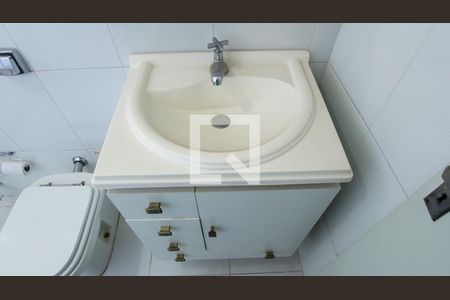 Casa à venda com 150m², 3 quartos e 2 vagas Casa à venda com 150m², 3 quartos e 2 vagasBanheiro 2