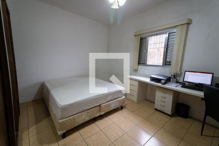 Casa à venda com 184m², 5 quartos e 4 vagasQuarto 3