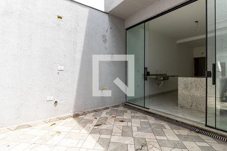 Casa à venda com 126m², 3 quartos e 2 vagas Casa à venda com 126m², 3 quartos e 2 vagasQuintal