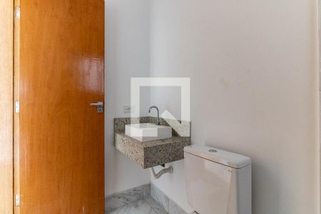 Casa à venda com 126m², 3 quartos e 2 vagas Casa à venda com 126m², 3 quartos e 2 vagasBanheiro Social