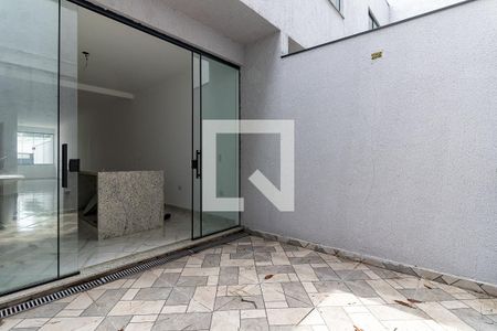 Casa à venda com 126m², 3 quartos e 2 vagas Casa à venda com 126m², 3 quartos e 2 vagasQuintal