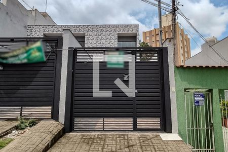 Casa à venda com 126m², 3 quartos e 2 vagas Casa à venda com 126m², 3 quartos e 2 vagasFachada