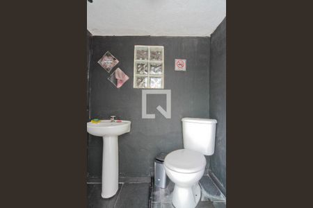 Casa à venda com 500m², 4 quartos e 4 vagasÁrea externa - banheiro