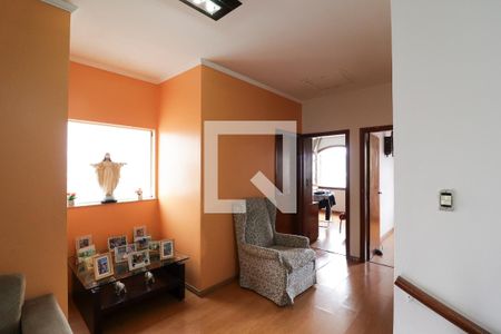 Casa à venda com 300m², 3 quartos e 3 vagasEscada