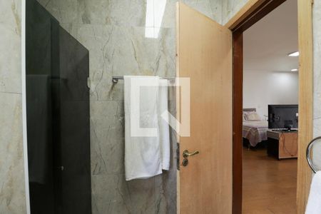 Casa à venda com 300m², 3 quartos e 3 vagasBanheiro da Suíte