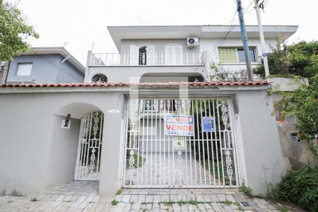Casa à venda com 300m², 3 quartos e 3 vagasFachada