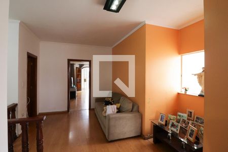 Casa à venda com 300m², 3 quartos e 3 vagasEscada