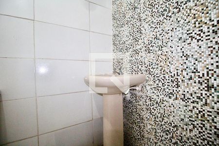 Casa para alugar com 71m², 2 quartos e sem vagaBanheiro Social