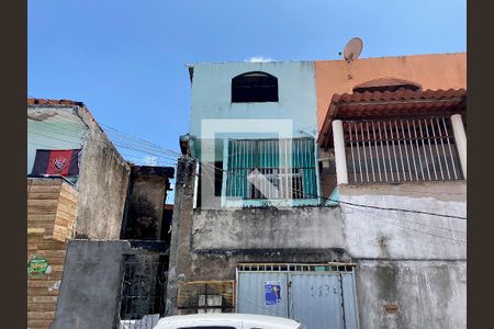 Casa para alugar com 71m², 2 quartos e sem vagaFachada