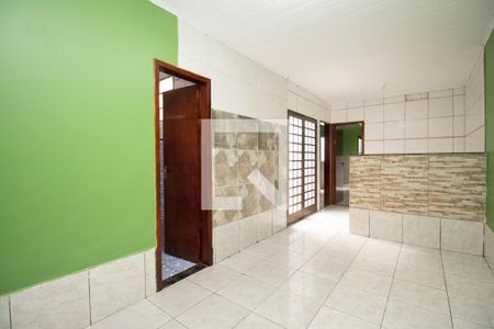Sala de casa para alugar com 2 quartos, 65m² em Qr 5, Brasília