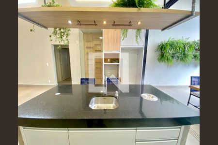 Casa de condomínio à venda com 210m², 3 quartos e 4 vagasFoto 01