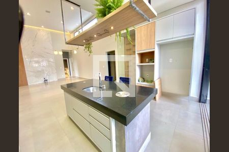 Casa de condomínio à venda com 210m², 3 quartos e 4 vagasFoto 01