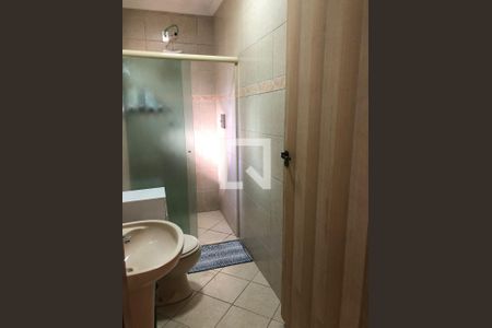 Casa à venda com 221m², 4 quartos e 2 vagas Casa à venda com 221m², 4 quartos e 2 vagasBanheiro