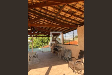 Casa à venda com 221m², 4 quartos e 2 vagas Casa à venda com 221m², 4 quartos e 2 vagasChurrasqueira